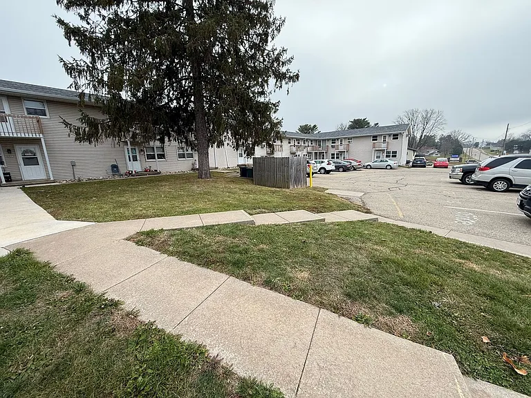 1145 Lancaster St — Photo 12