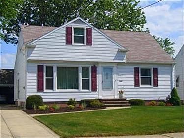 1st image of 30803 Crescent Dr