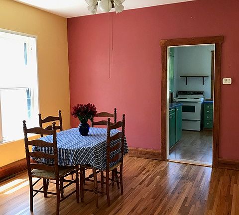 dining area: entry to kitche