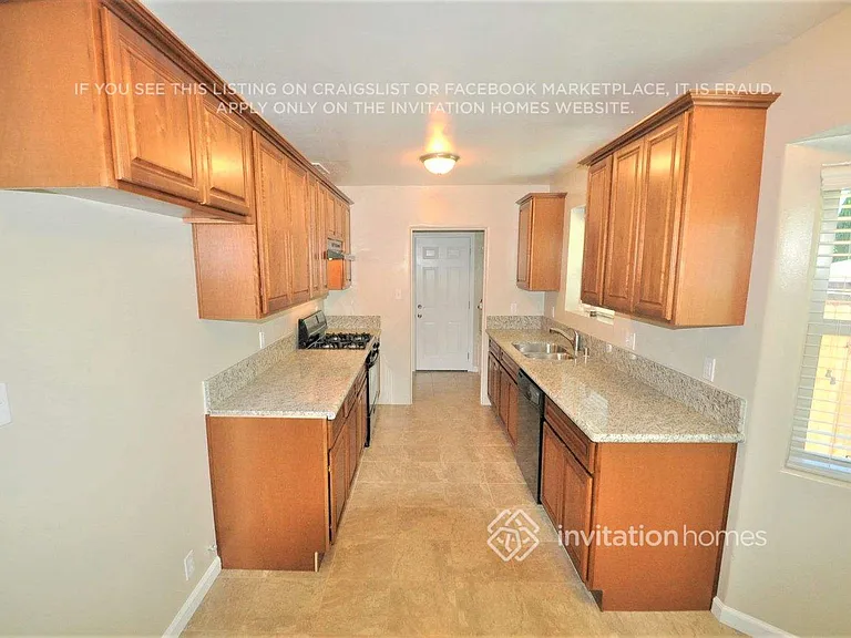 7108 Heliotrope Ave — Photo 3