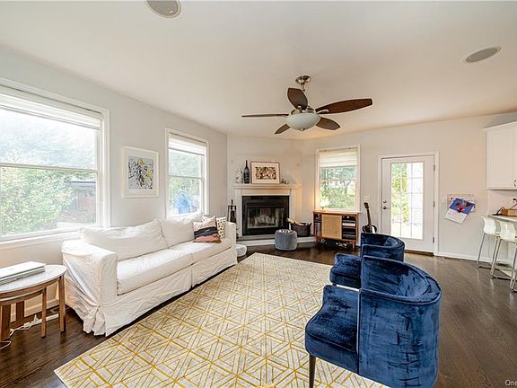 5th image of 48 Wells Ave