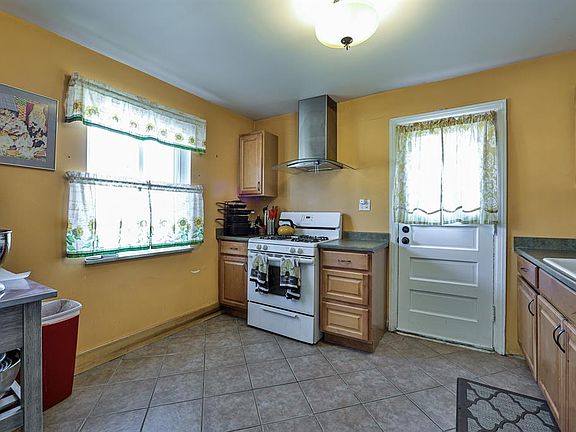 5th image of 2715 Barthas Pl