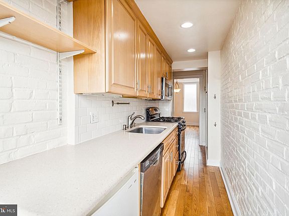 5th image of 1008 Spruce St #20-54
