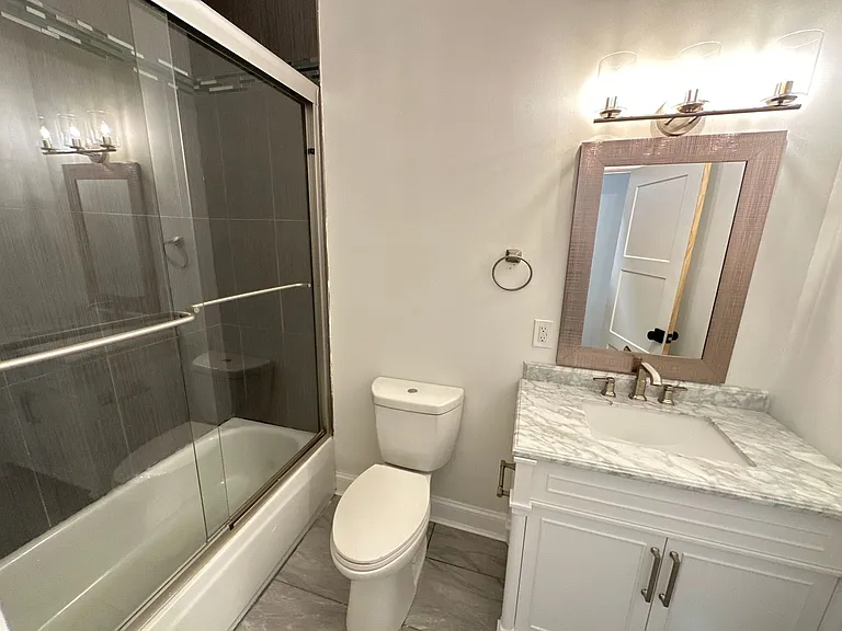 Dennison Ave 866-868 CR — Photo 12