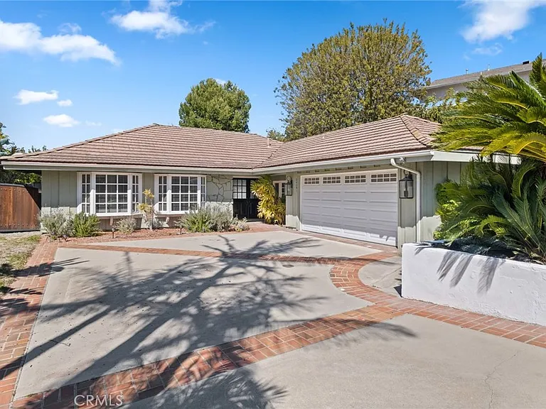 24291 Los Serranos Dr — Photo 1