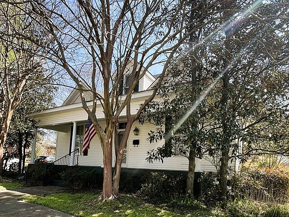 3rd image of 440 Calhoun St