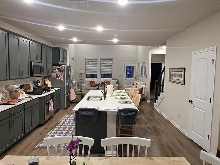221 Travis Ln — Photo 5