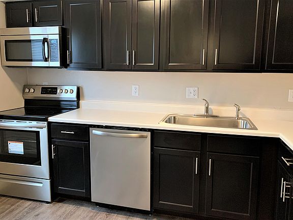 4th image of 6516 N University St #701