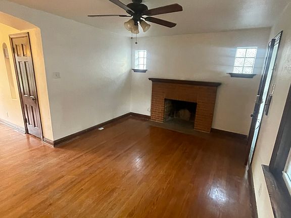 3rd image of 8703 White Ave