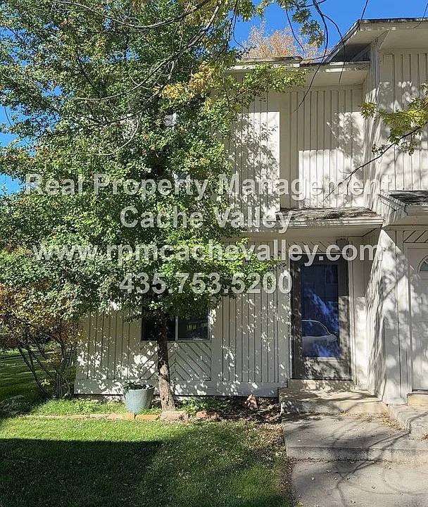 1289 N 400 E #1