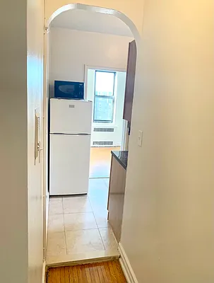 Rented by RealTegrity NY LLC | media 28