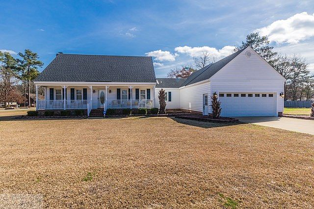 1st image of 100 Cypress Dr