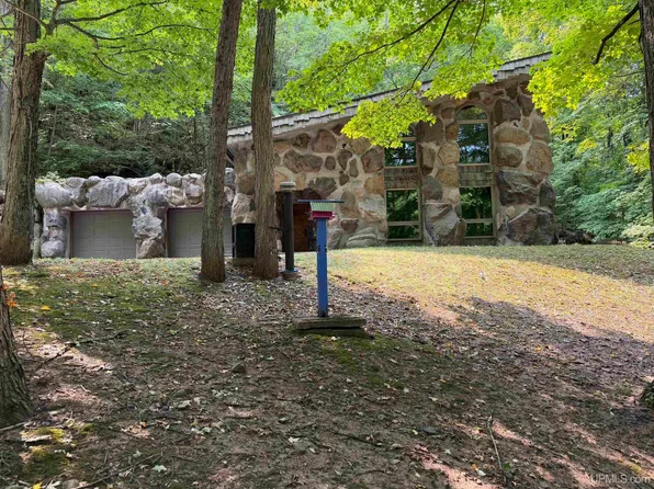 E4901 Slade Rd, Ironwood, MI 49938