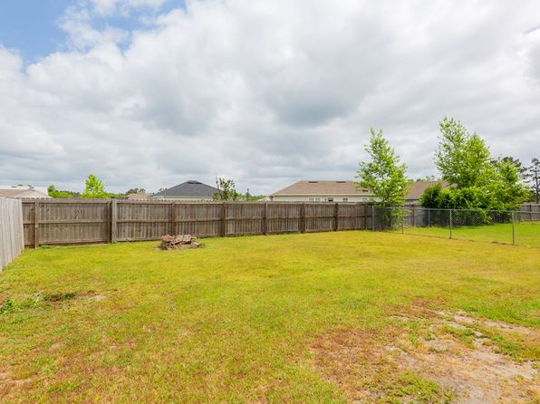 631 Johnson St, Ray City, GA 31645