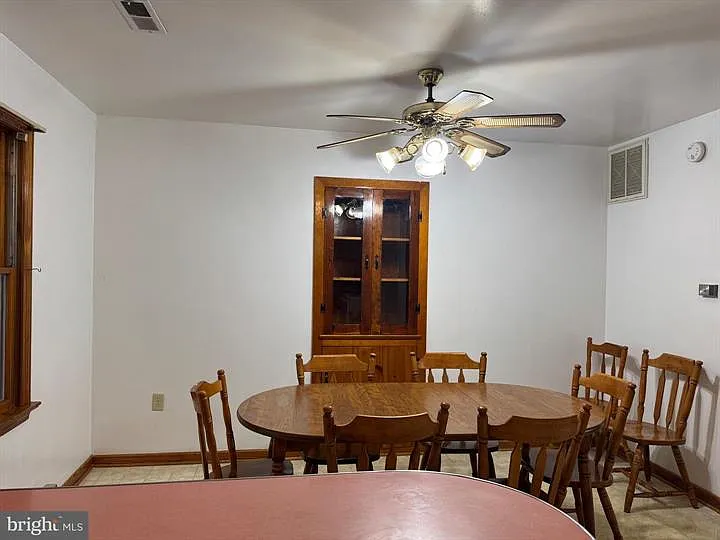 1123 Shepherdstown Rd — Photo 32