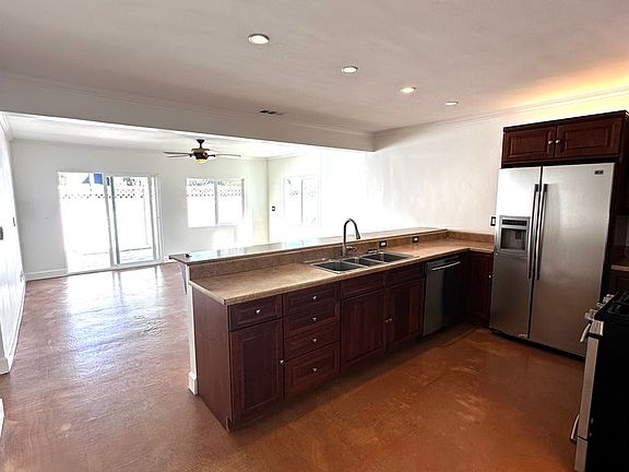 2nd image of 2285 Santa Ana Ave #2289