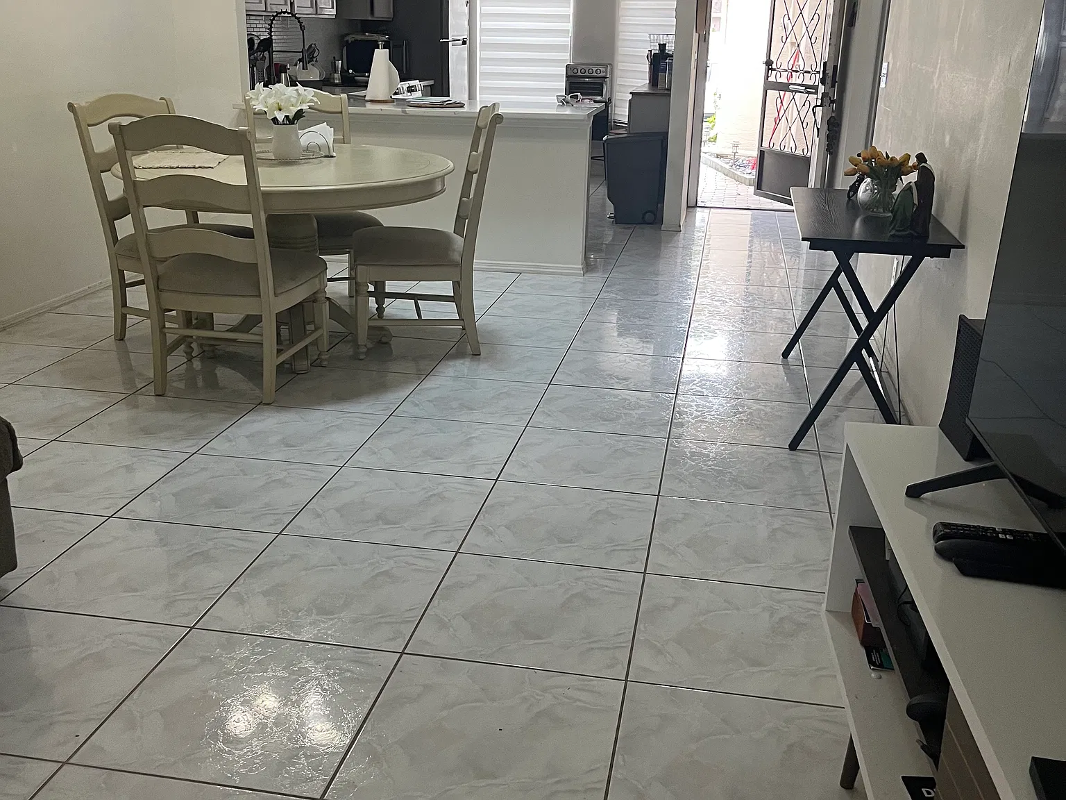 1 bed, 1012 sqft, $1,500 — Photo 3