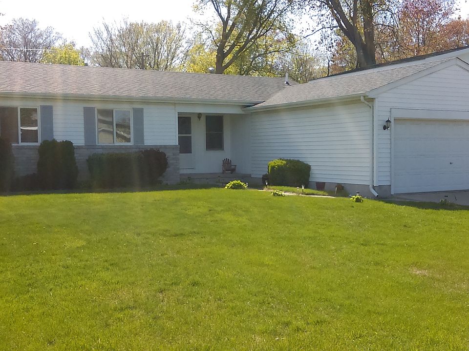1st image of 3119 W Woodland Dr