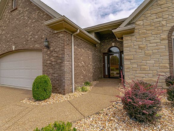 3rd image of 3764 Taylor Dr