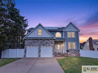 310 Campbell St, Woodbridge, NJ 07095