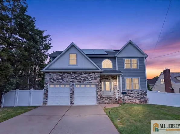 310 Campbell St, Woodbridge, NJ 07095