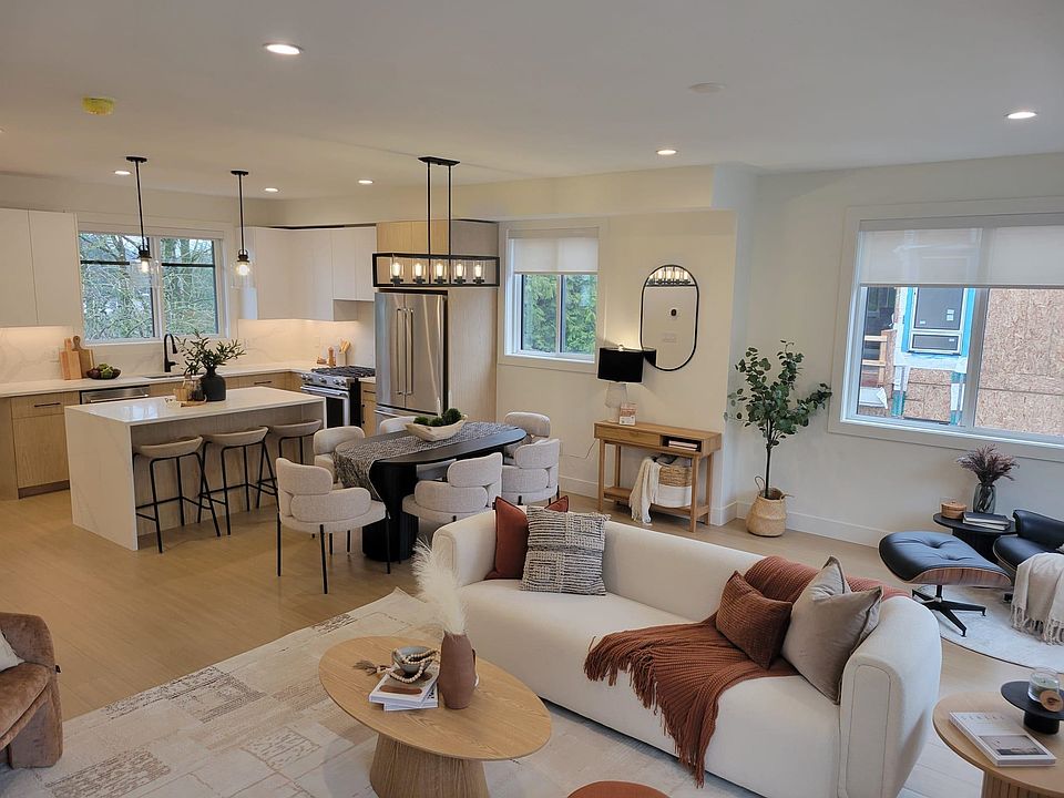 2nd image of 1641 King Cres #13
