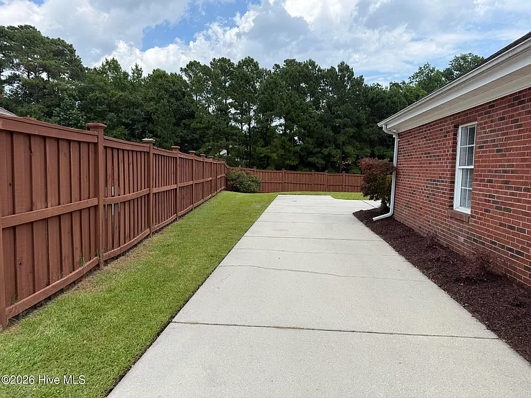 7820 Sanderling Pl — Photo 32