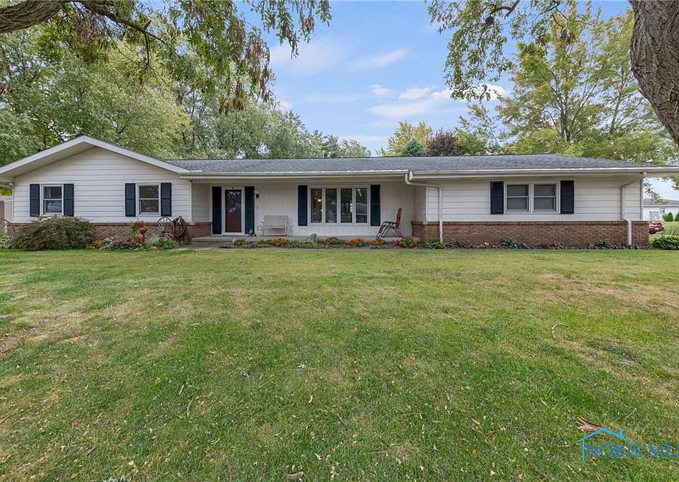 1st image of 229 West Dr