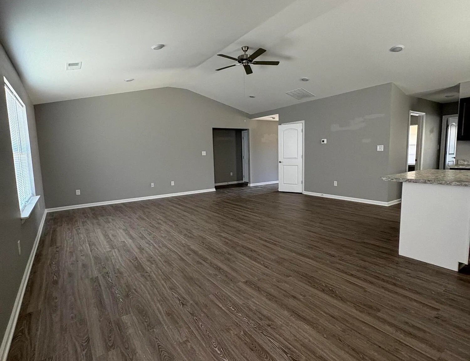3 bed, 2.0 bath, 1625 sqft, $1,995 — Photo 3