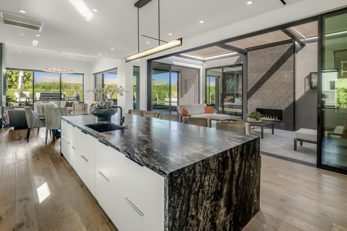 next background image