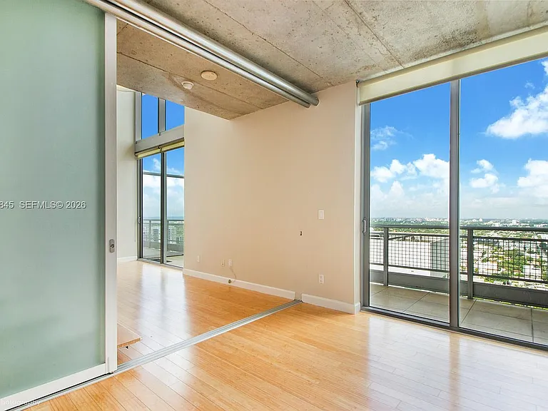 690 SW 1st Ct #Penthouse II24 — Photo 5