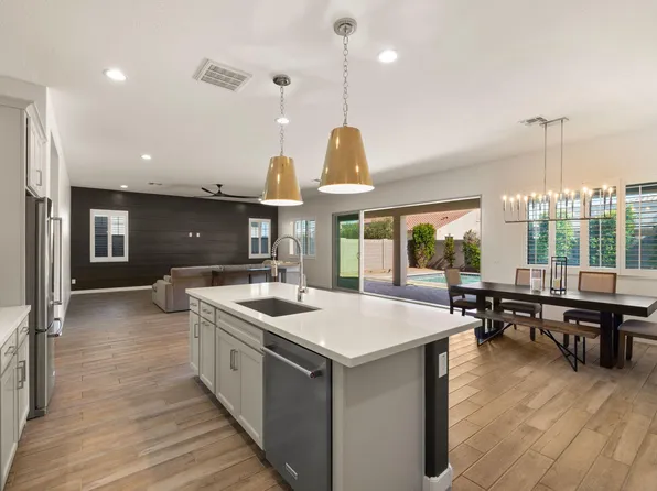 2083 S Emerson Street, Chandler, AZ 85286