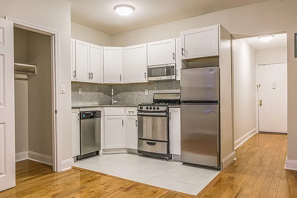 Rented by Dixon Advisory USA Inc. | media 3