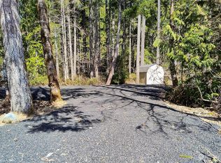 21 N Fairway Dr W, Hoodsport, WA 98548