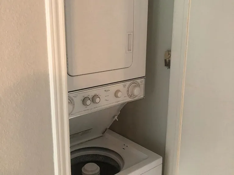 1910 Robbins Pl #309 — Photo 7