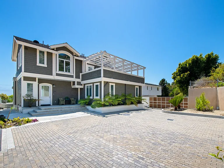 25157 Malibu Rd — Photo 3