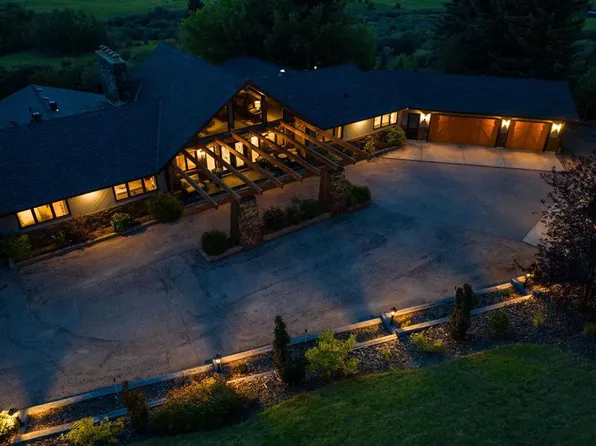 188 E Artists View Way, Rocky View County, AB T3Z 3N1