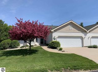 306 Golfview Ln, Elk Rapids, MI 49629