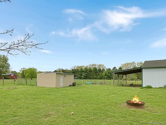 3rd image of 6533 Kilburn Rd