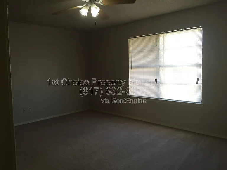 7704 Jennifer Ln — Photo 6