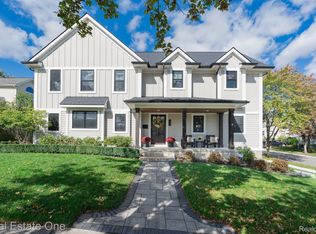 402 W 2nd St, Rochester, MI 48307