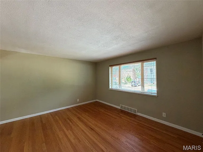 221 Monclay Ct #1N — Photo 3