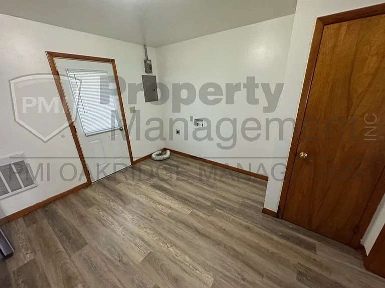 707 N Center St #C — Photo 4