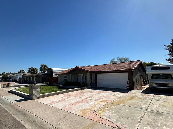 2nd image of 3549 W VOLTAIRE Avenue