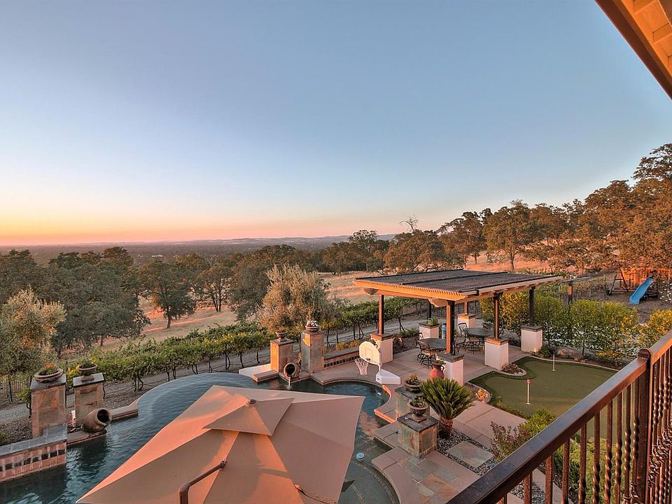 1st image of 3576 Camino Cielo