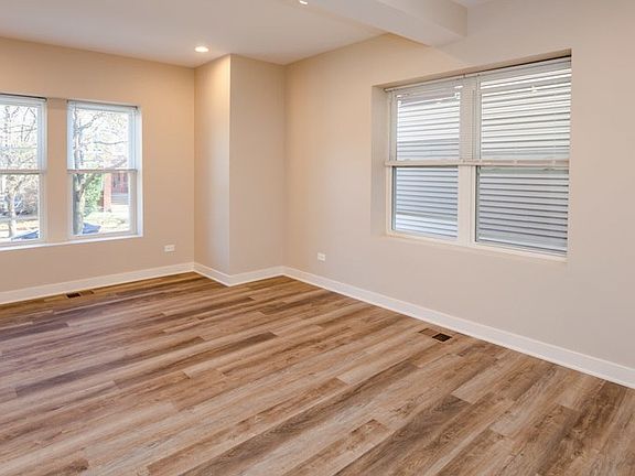 Living Room Pic 2