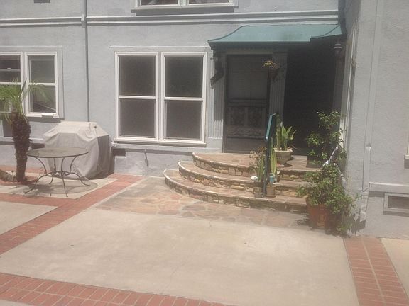 3rd image of 340 1/2 N Curson Ave