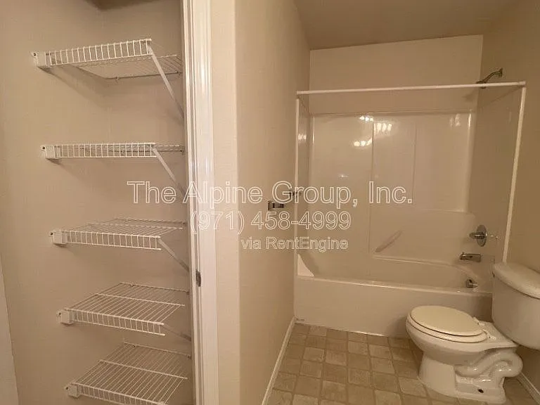 1914 27th Ave — Photo 17