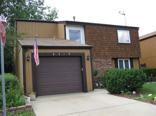 8210 Park Crest Dr, Darien, IL 60561