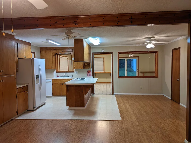 1607 Hamilton Ave — Photo 3